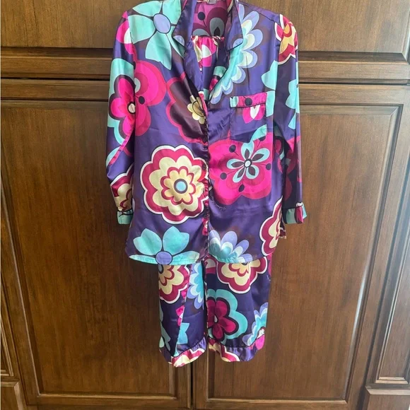 Victoria’s Secret Silky Soft Pajamas - Picture 2 of 8